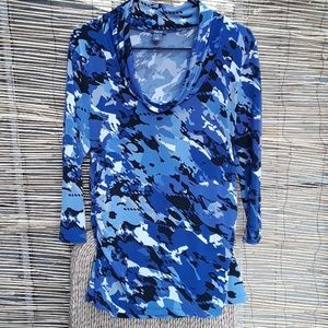 Kenneth Cole Reaction  mid sleeve Top